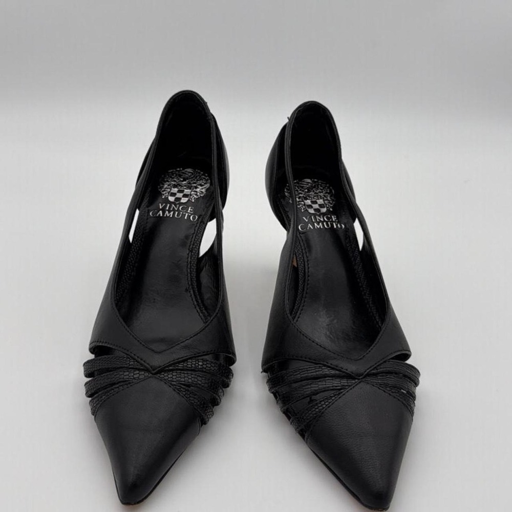 Vince Comuto Womens Black Leather Point Toe Heels Size 7.5 Cut Out Detail
